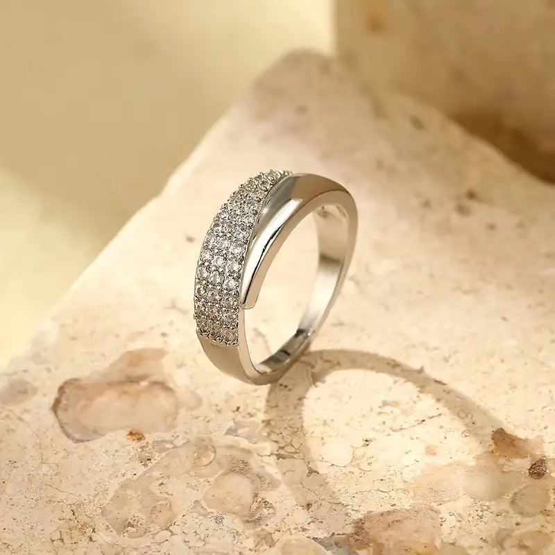 Elegant Gold Ring with Sparkling Stones (1+1 FREE) 💍✨